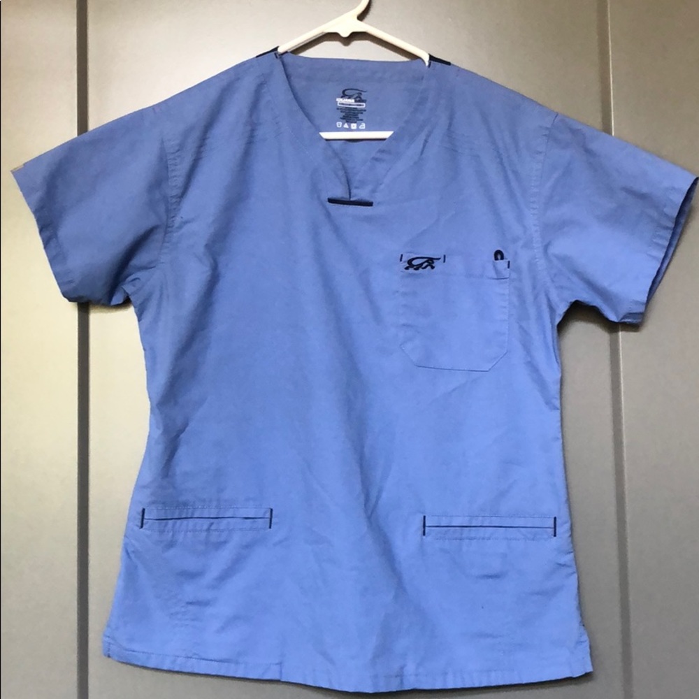 iguana med sizSmall Scrub top! Worn twice!
